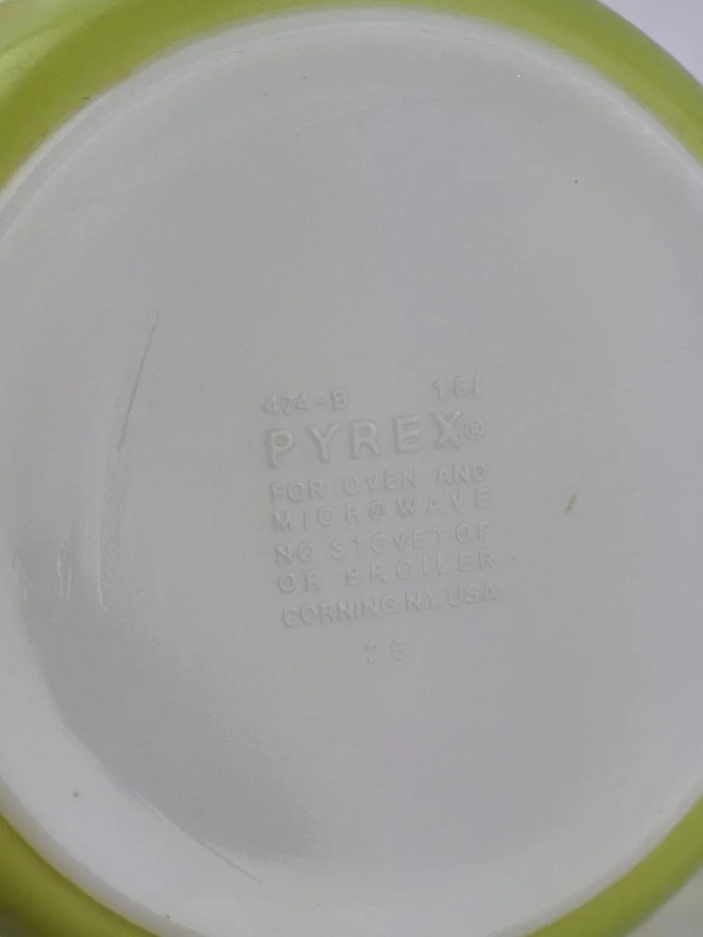 Pyrex 474-B 1.5 Quart Casserole Dish 